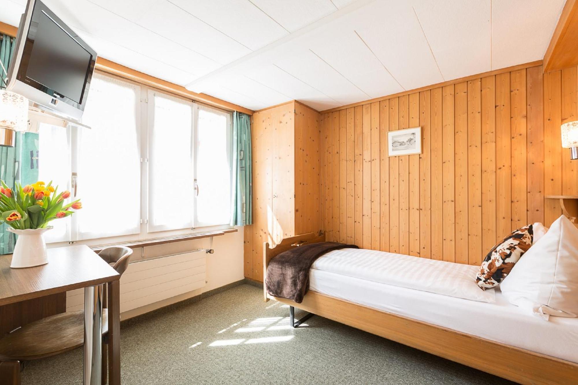 Hotel Oberland Лаутербруннен Номер фото