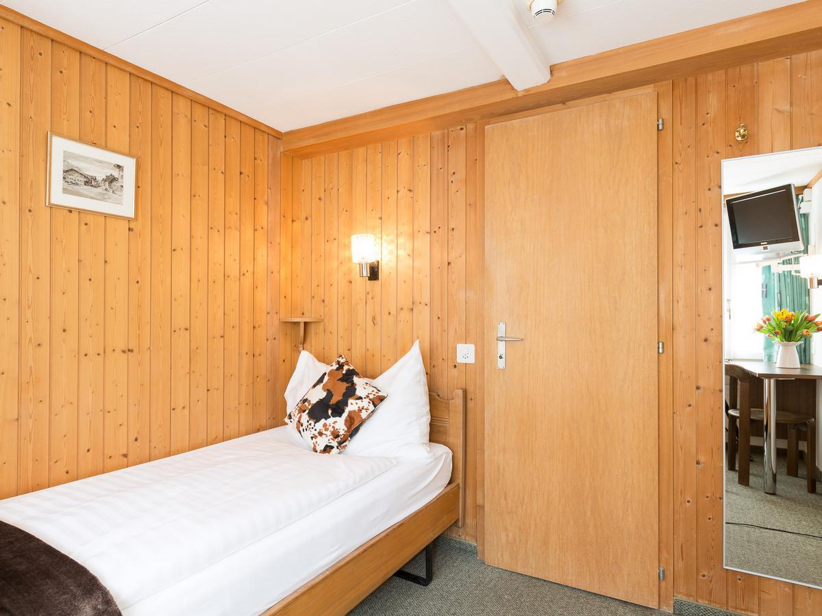 Hotel Oberland Лаутербруннен Номер фото