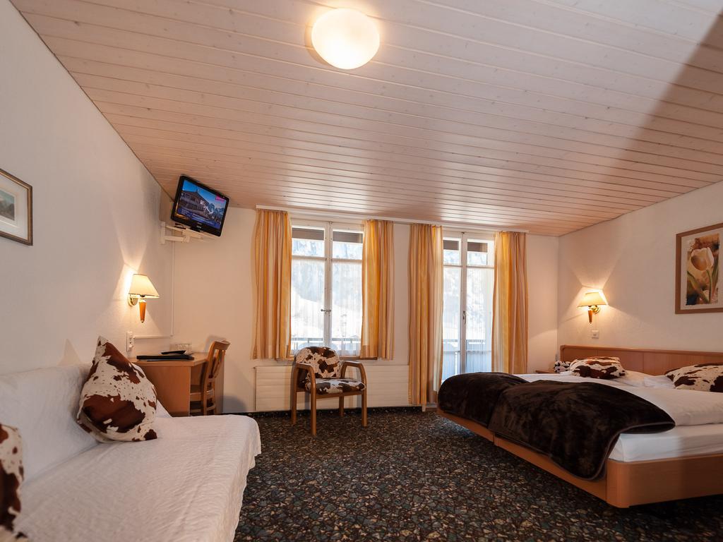 Hotel Oberland Лаутербруннен Номер фото